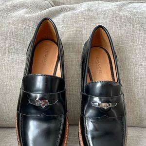 Black Coach Indie Oxford Loafers, size 7B, Like New, Only Worn Once!